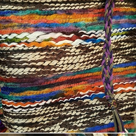 Beach Bum Carpet Bucket Bag - Picture 5 of 6